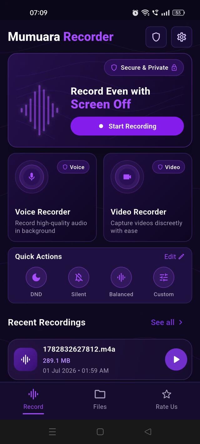 Mumaura Recorder home screen showing live waveform while recording
